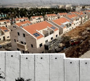 مقاومة الجدار والاستيطان: الاحتلال يخطط لإقامة 34 موقعا استعماريا جديدا في الضفة